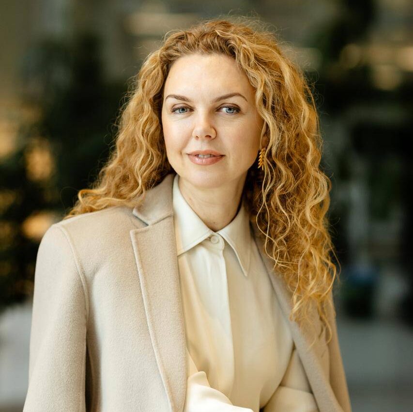 Олена Яковенко