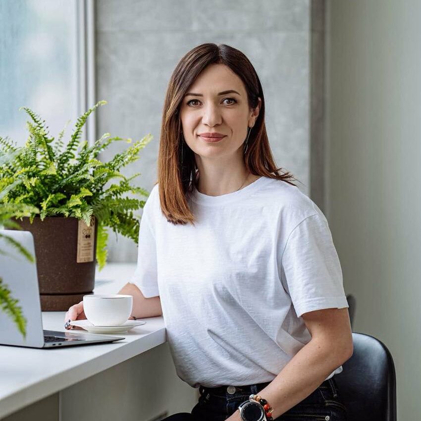 Олена Душина